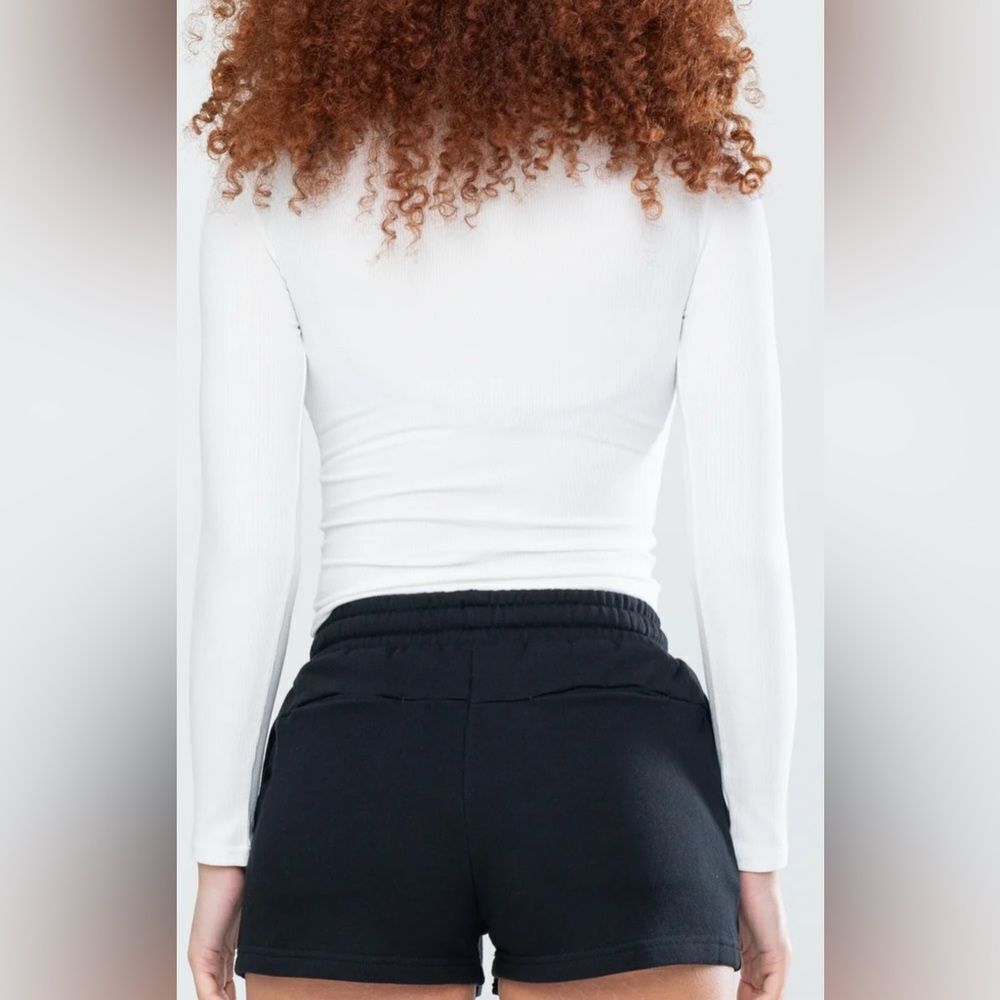Inaka Basic Ribbed LS White Small NWT IN PACKAGE - Picture 3 of 9
